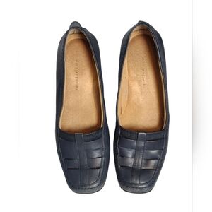 Easy Spirit Navy Leather Flats EUC Size 8M